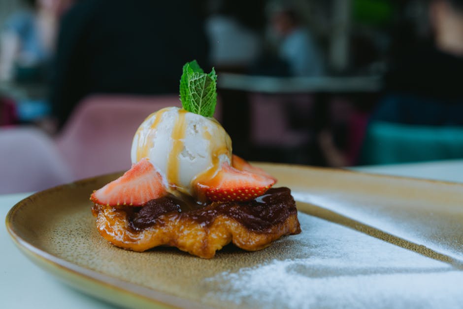 Peach Melba med brent karamellsaus