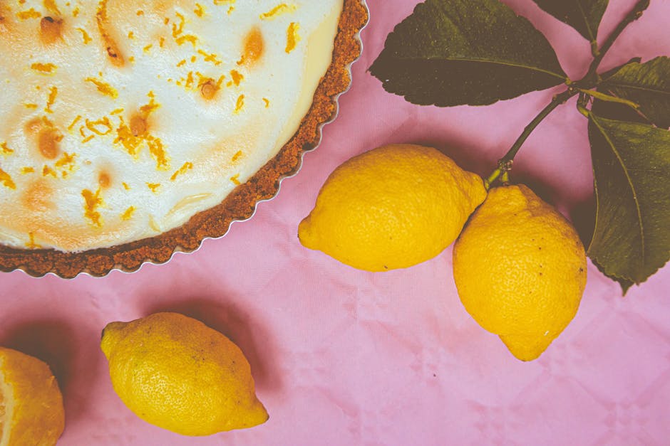 Sitronkrempai med glaserte tranebær