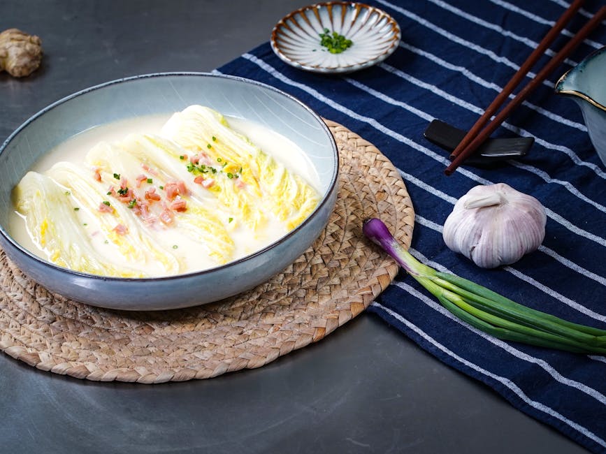 Kremet baconsuppe med kål og poteter