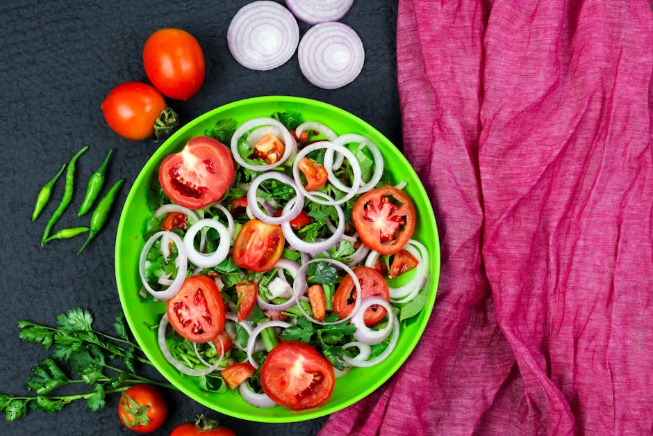Grillet grønnbønnesalat med rødløk og tomater
