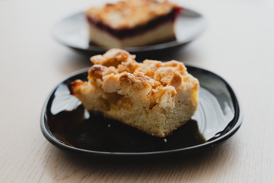 Gjæret eplekake med streusel og appelsinglasur