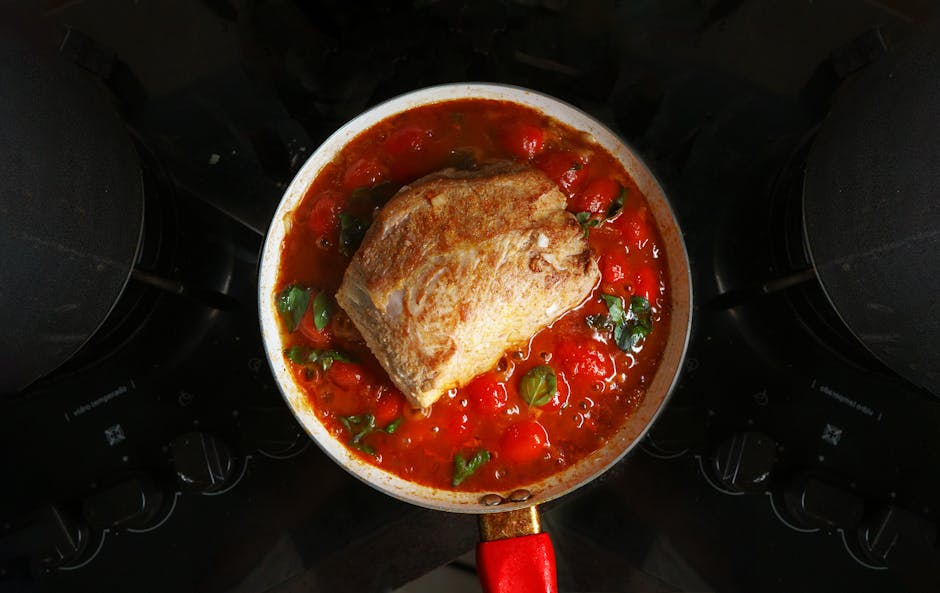 Kokos-panert mahimahi med hvitløk- og tomatsaus