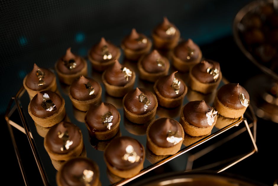 Sjokolade- og karobganache-terte med maltet karamellbrittle