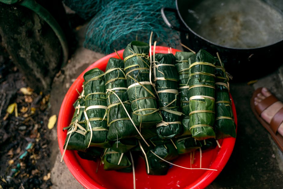 Vietnamesiske riskaker med svinekjøtt i bananblader