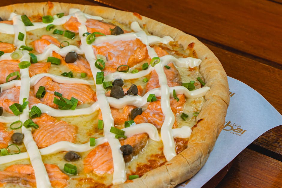 Pizza med røkelaks, dill og geitost