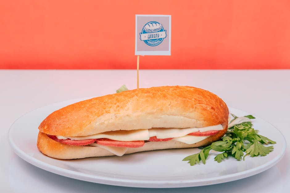 Italienske delikatesse-sandwicher med marjoram- og kapersdressing