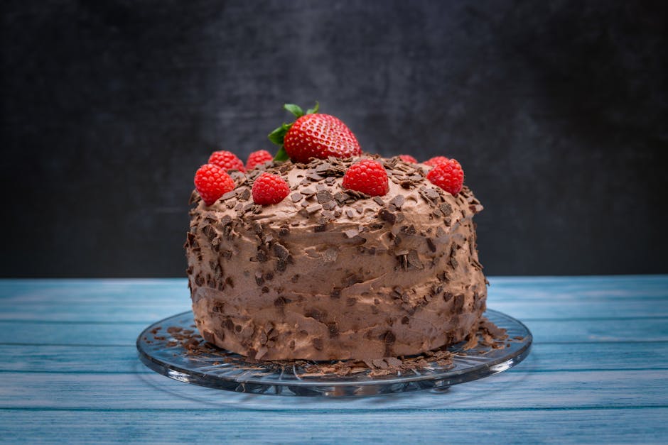 Frossen Grand Marnier-torte med sjokoladebunn og krydrede tranebær