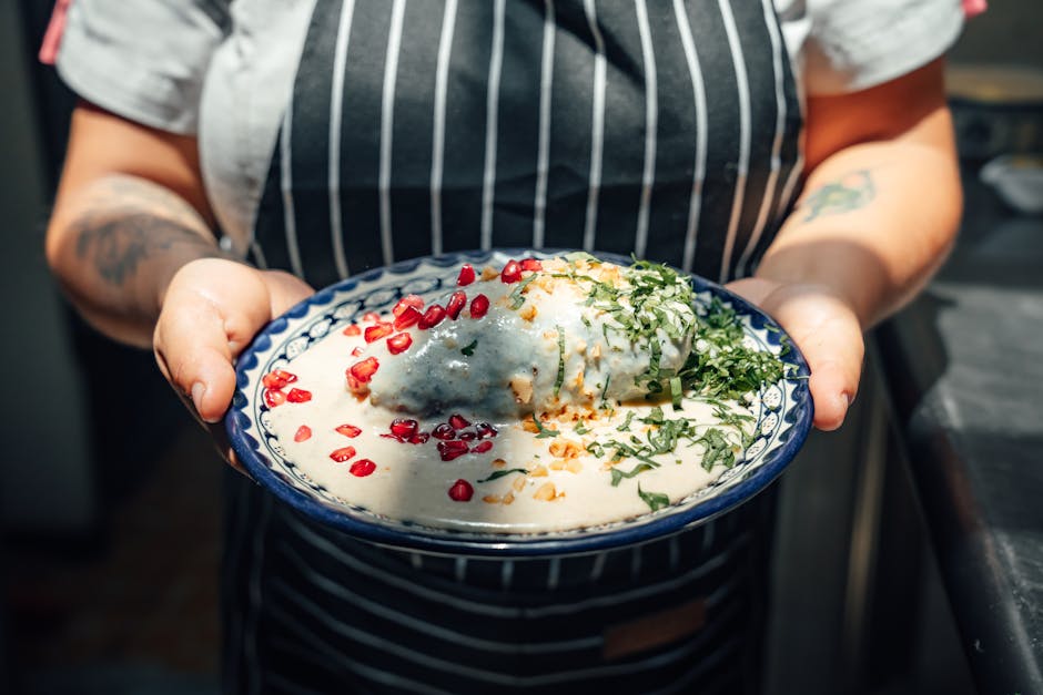 Kyllingbryst fylt med koriander og servert med poblano-chilisaus