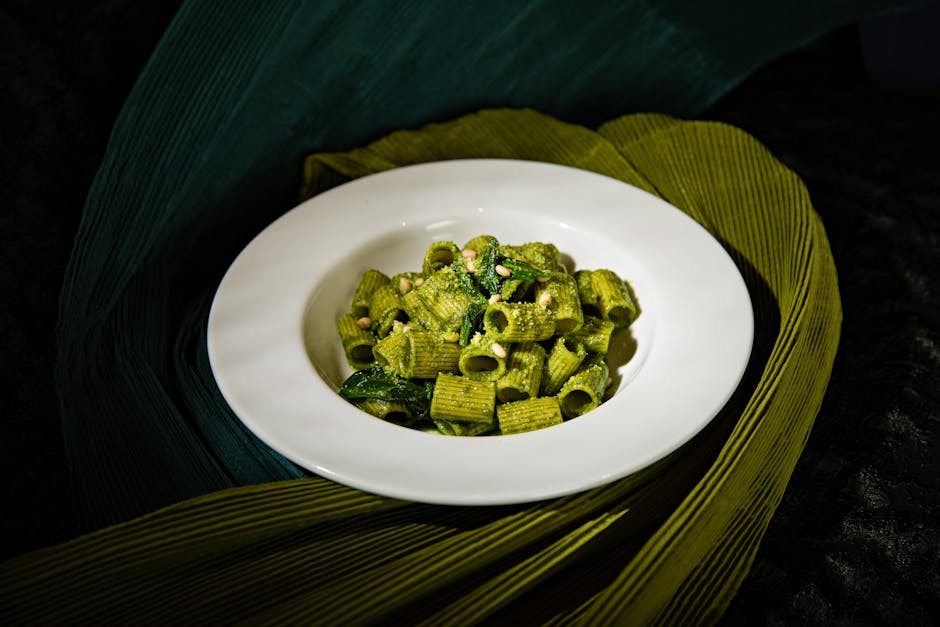 Orecchiette med mais, basilikum og pinjekjerner